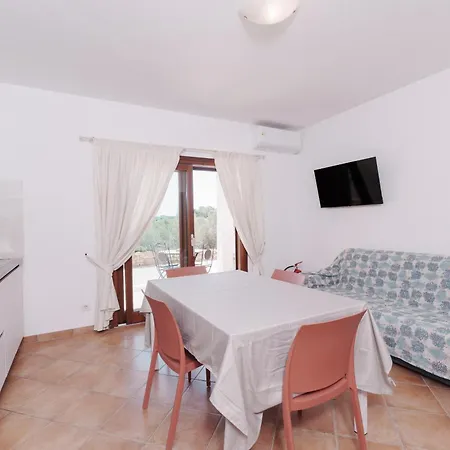 Apartment Maestrale Murta Maria